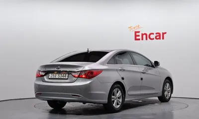 Hyundai Sonata 2013, 171737 км, за 2459.07 USD