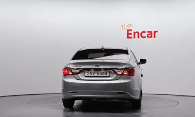 Hyundai Sonata 2013, 171737 км, за 2459.07 USD