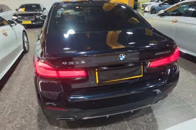 BMW 5 Series New Energy 2021, 62800 км, за 31006 USD