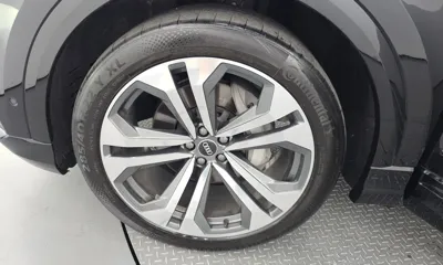 Audi Q8 2023, 17762 км, за 57475.02 USD
