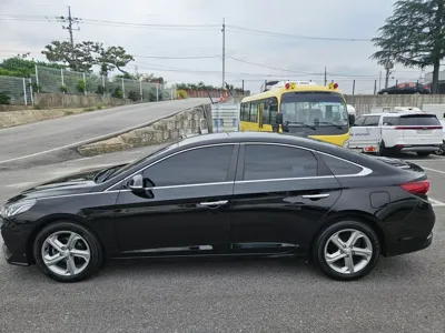 Hyundai Sonata 2018, 230536 км, за 4726.27 USD