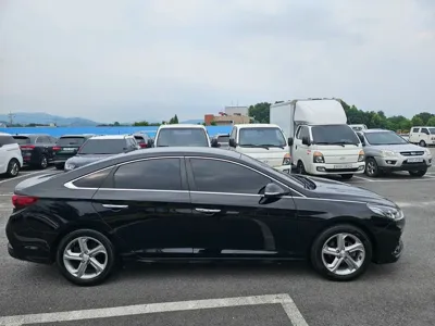 Hyundai Sonata 2018, 230536 км, за 4726.27 USD
