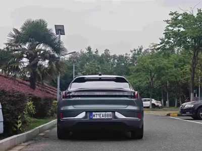 Zeekr 001