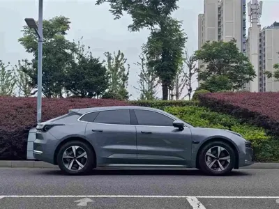Zeekr 001