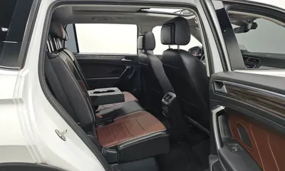 Volkswagen Tiguan 2023, 43933 км, за 17889.69 USD - фото 13