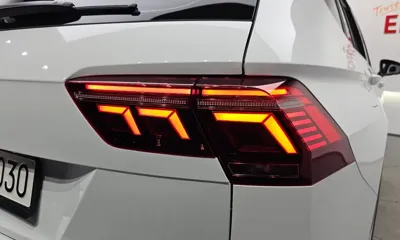 Volkswagen Tiguan 2023, 43933 км, за 17889.69 USD - фото 24