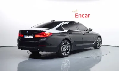 BMW 5-Series 2018, 107082 км, за 14873.09 USD