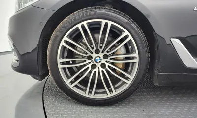 BMW 5-Series 2018, 107082 км, за 14873.09 USD