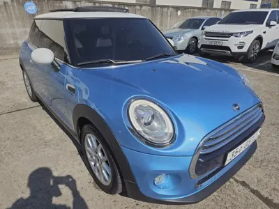 MINI Cooper 2016, 93366 км, за 4951.14 USD