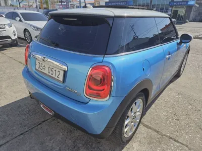 MINI Cooper 2016, 93366 км, за 4951.14 USD