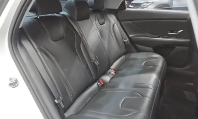 Hyundai Avante 2023, 15363 км, за 12427.3 USD - фото 12