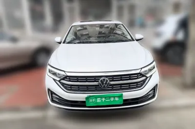 Volkswagen Sagitar 2023, 61800 км, за 12951 USD
