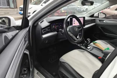 Volkswagen Sagitar 2023, 61800 км, за 12951 USD - фото 15