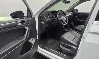 Volkswagen Tiguan 2020, 88029 км, за 17186.69 USD - фото 10