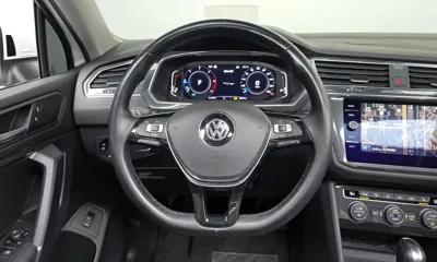 Volkswagen Tiguan 2020, 88029 км, за 17186.69 USD - фото 13