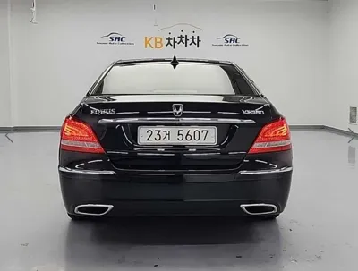 Hyundai Equus 2012, 228896 км, за 3250.34 USD