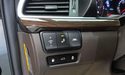 Kia K7 2019, 80354 км, за 9844.73 USD - фото 17