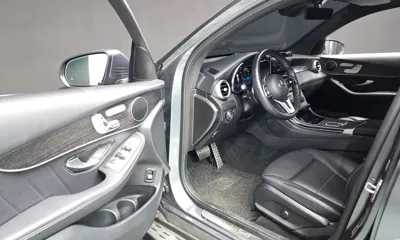 Mercedes-Benz GLC-Class 2020, 64854 км, за 25342.03 USD - фото 10