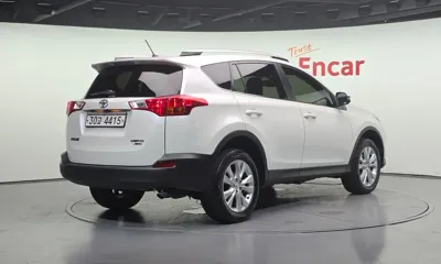 Toyota RAV4 2014, 87246 км, за 12143.89 USD
