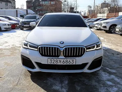 BMW 5-Series · 2021 год