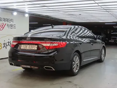 Hyundai Grandeur 2017, 111087 км, за 4759.39 USD