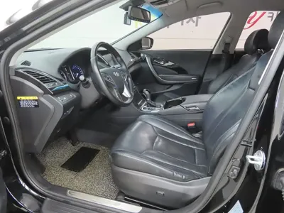 Hyundai Grandeur 2017, 111087 км, за 4759.39 USD