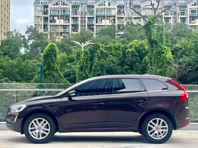 Volvo XC60 2017, 120000 км, за 7893.89 USD