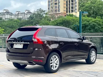 Volvo XC60 2017, 120000 км, за 7893.89 USD