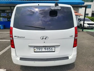 Hyundai Starex 2015, 183400 км, за 5579.62 USD