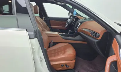 Maserati Levante 2017, 117167 км, за 18063.58 USD - фото 11