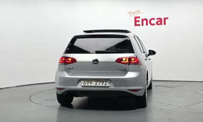 Volkswagen Golf 2014, 110740 км, за 5054.48 USD