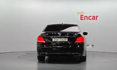Hyundai Equus 2014, 114977 км, за 5946.48 USD