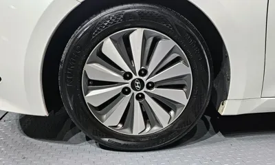 Hyundai Grandeur 2017, 156304 км, за 6279.75 USD