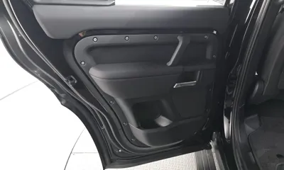 Land Rover Defender 2025, 17733 км, за 67655.54 USD - фото 25