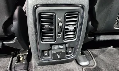 Jeep Cherokee 2019, 71180 км, за 12052.12 USD - фото 31