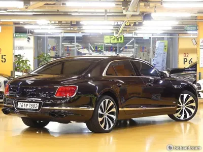 Bentley Flying Spur 2023, 23000 км, за 167388.74 USD