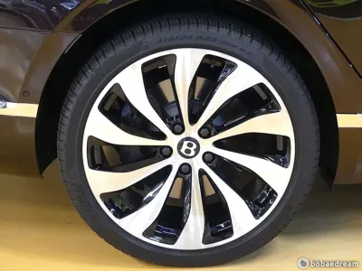 Bentley Flying Spur 2023, 23000 км, за 167388.74 USD
