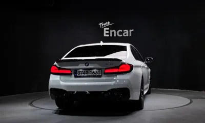 BMW 5-Series 2022, 37943 км, за 28873.99 USD