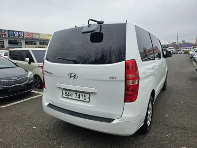 Hyundai Starex 2016, 54400 км, за 8325.07 USD