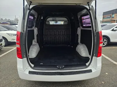 Hyundai Starex 2016, 54400 км, за 8325.07 USD