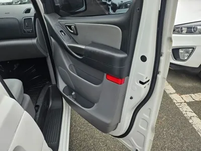 Hyundai Starex 2016, 54400 км, за 8325.07 USD - фото 19