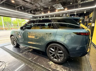 Land Rover Range Rover Sport 2023, 38800 км, за 80215.31 USD