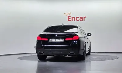 BMW 5-Series 2021, 53654 км, за 24238.04 USD