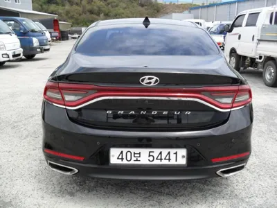 Hyundai Grandeur 2017, 166019 км, за 6367.34 USD