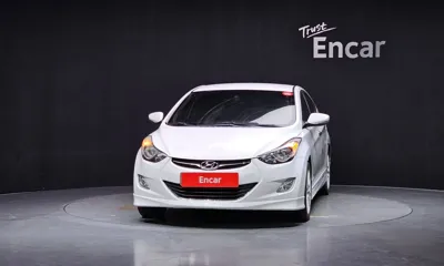 Hyundai Avante 2013, 105768 км, за 3245.03 USD
