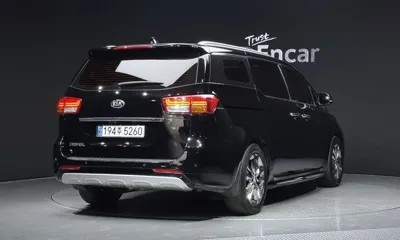 Kia Canival 2017, 135904 км, за 8801.89 USD