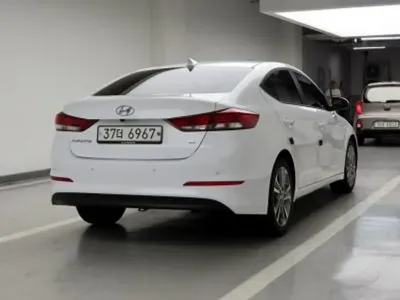 Hyundai Avante 2018, 132293 км, за 149.84 USD