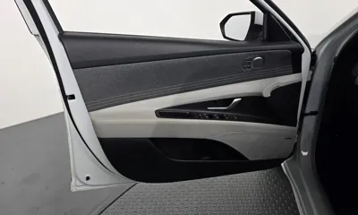 Hyundai Avante 2023, 41008 км, за 16856.17 USD - фото 24