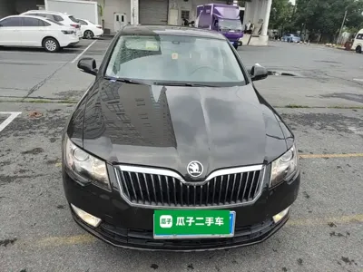 Skoda Superb 2015, 135000 км, за 3840.42 USD