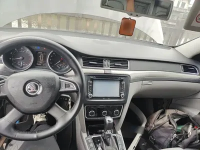 Skoda Superb 2015, 135000 км, за 3840.42 USD - фото 10